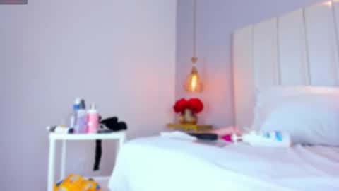 Eimy  online show from December 17, 7:50 am