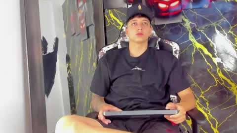 Eithan online show from April 19, 11:55 am