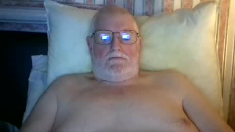 eketman1964 online show from October 31, 10:54 pm