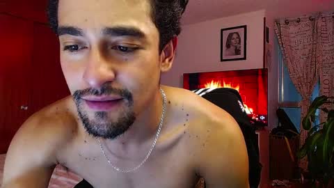 xoxo online show from April 8, 12:13 am