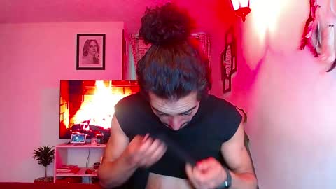 xoxo online show from April 2, 1:13 am