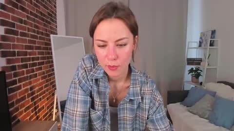 Snapshot of elannand chatting on March 12, 6:40 am ELA 3 online show from March 12, 6:40 am