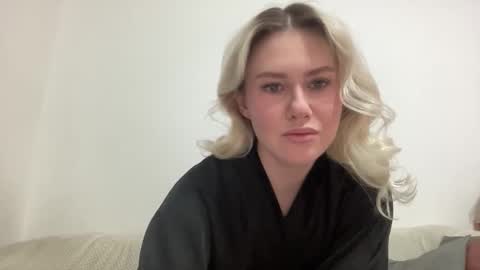 elaraluxxxe online show from December 2, 10:57 am