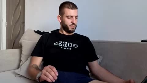 Snapshot of elchapoguzman95 chatting on October 29, 9:55 am elchapoguzman95 online show from October 29, 9:55 am