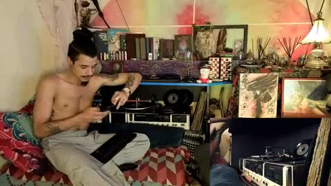 Snapshot of eleazar_blake chatting on October 7, 12:50 am Sir Eleazar online show from October 7, 12:50 am