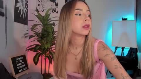 Elenita online show from January 14, 2:30 am