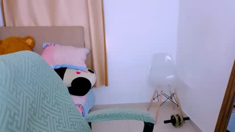 agnes online show from February 4, 9:08 pm