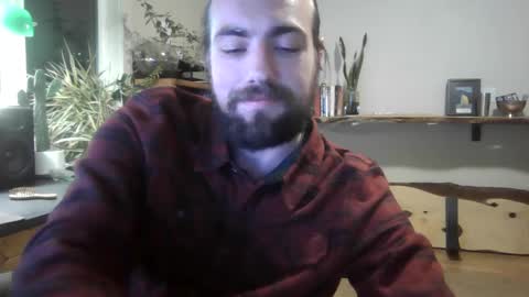 Snapshot of elephantfox chatting on February 8, 5:40 am fox online show from February 8, 5:40 am