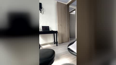 elferjuan1310 online show from May 22, 2:02 pm
