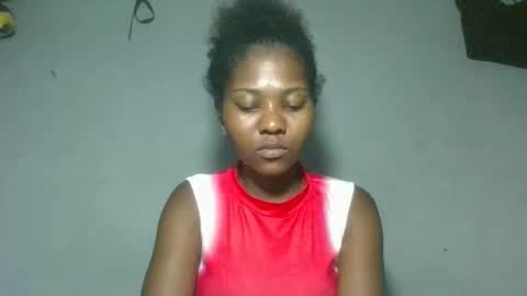 elia011 online show from October 28, 7:04 pm