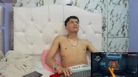 Elian Julian online show from November 29, 2:08 am