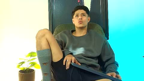 elias_salvatore_ online show from July 2, 3:28 pm