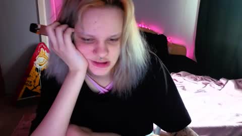 elieiza_xo online show from May 15, 9:28 am