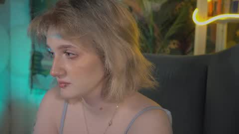 Ellie online show from April 3, 5:47 am