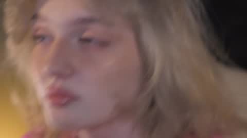 Ellie online show from April 1, 5:19 am