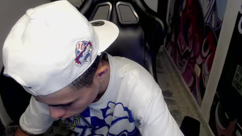 Snapshot of elii_797 chatting on February 13, 1:26 pm bby-santy online show from February 13, 1:26 pm