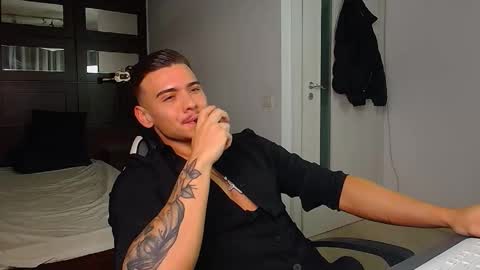 ElijahThorne online show from January 8, 6:30 am