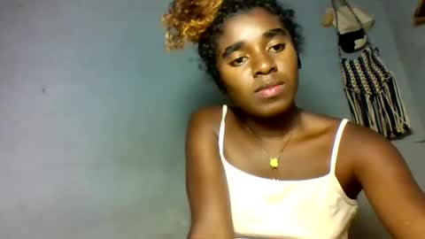 elina981 online show from March 24, 2:12 pm