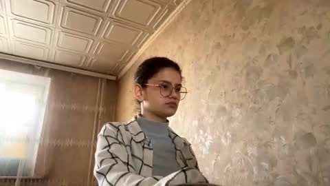 Lola online show from November 21, 7:28 am