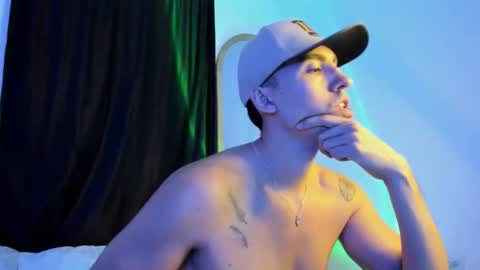 elio_dicaprio online show from November 19, 2:11 am