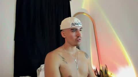 elio_dicaprio online show from November 8, 2:47 am