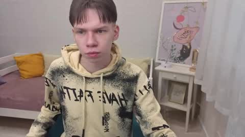 eliotmars online show from April 21, 12:12 pm