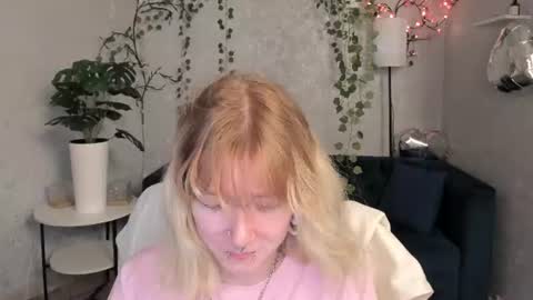 Elira Vane online show from June 22, 3:25 am