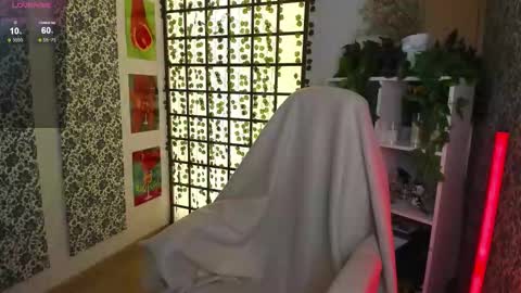 Snapshot of elis_cherry chatting on October 1, 2:32 am Elis  online show from October 1, 2:32 am