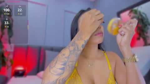 Elisa online show from November 1, 8:08 pm