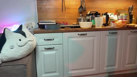 Elisa North online show from September 29, 4:50 pm