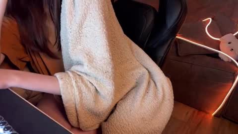 Elisa North online show from February 19, 6:11 am