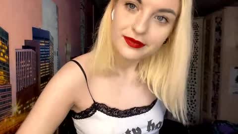 Kate online show from May 5, 10:54 am