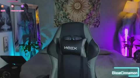 Elissecinnamon online show from April 19, 2:56 am