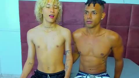 Valentino Konny y Jhon online show from June 11, 8:40 pm