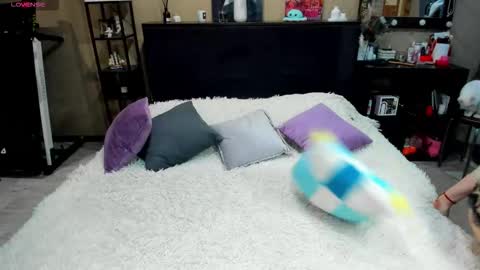 Snapshot of eliza__grey chatting on October 18, 9:57 am Lisa online show from October 18, 9:57 am