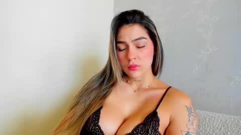 Snapshot of eliza_sanz chatting on September 14, 5:14 pm My name is ElizaPVT is open online show from September 14, 5:14 pm