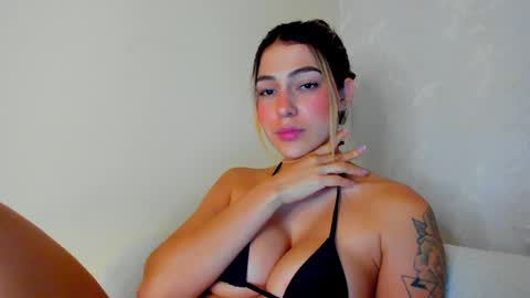 Snapshot of eliza_sanz chatting on February 8, 2:15 am My name is ElizaPVT is open online show from February 8, 2:15 am