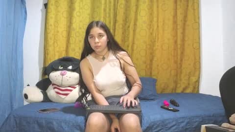 Snapshot of elizabeth_evanz chatting on January 22, 2:15 am elizabeth online show from January 22, 2:15 am