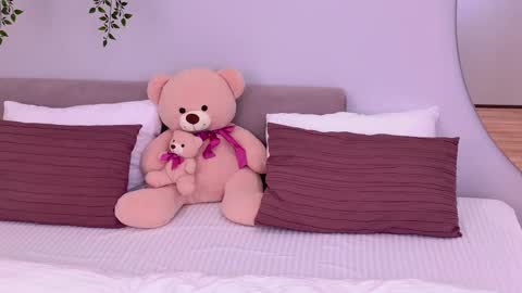 Elizabeth online show from February 26, 11:09 pm