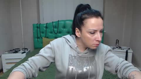 ElizabethSho online show from January 30, 6:32 pm