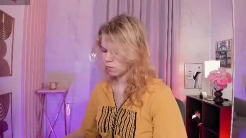 Elizabeth online show from July 2, 5:34 am