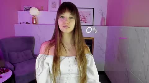 Eliza online show from February 18, 1:33 pm