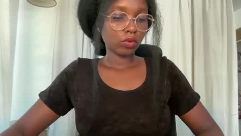 Ella online show from March 3, 10:44 am