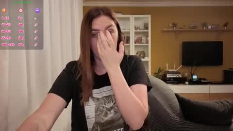 Ella  Max online show from December 5, 7:07 am