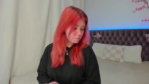 Snapshot of ella_mayers chatting on October 23, 12:28 pm Ella Mayers online show from October 23, 12:28 pm