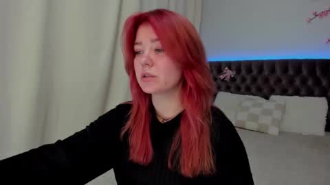Snapshot of ella_mayers chatting on September 25, 12:34 pm Ella Mayers online show from September 25, 12:34 pm
