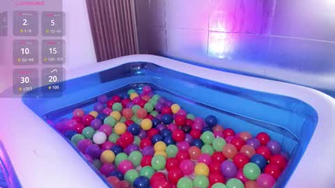 ella rouse online show from October 16, 2:28 pm