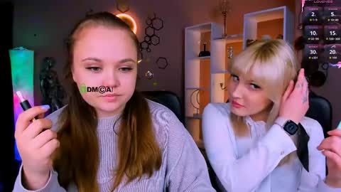 Ella online show from April 19, 7:16 pm