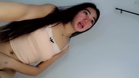 ella_walkerxxx online show from May 24, 4:09 am