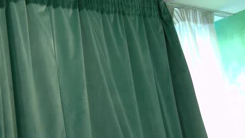 Ella online show from March 22, 8:29 am